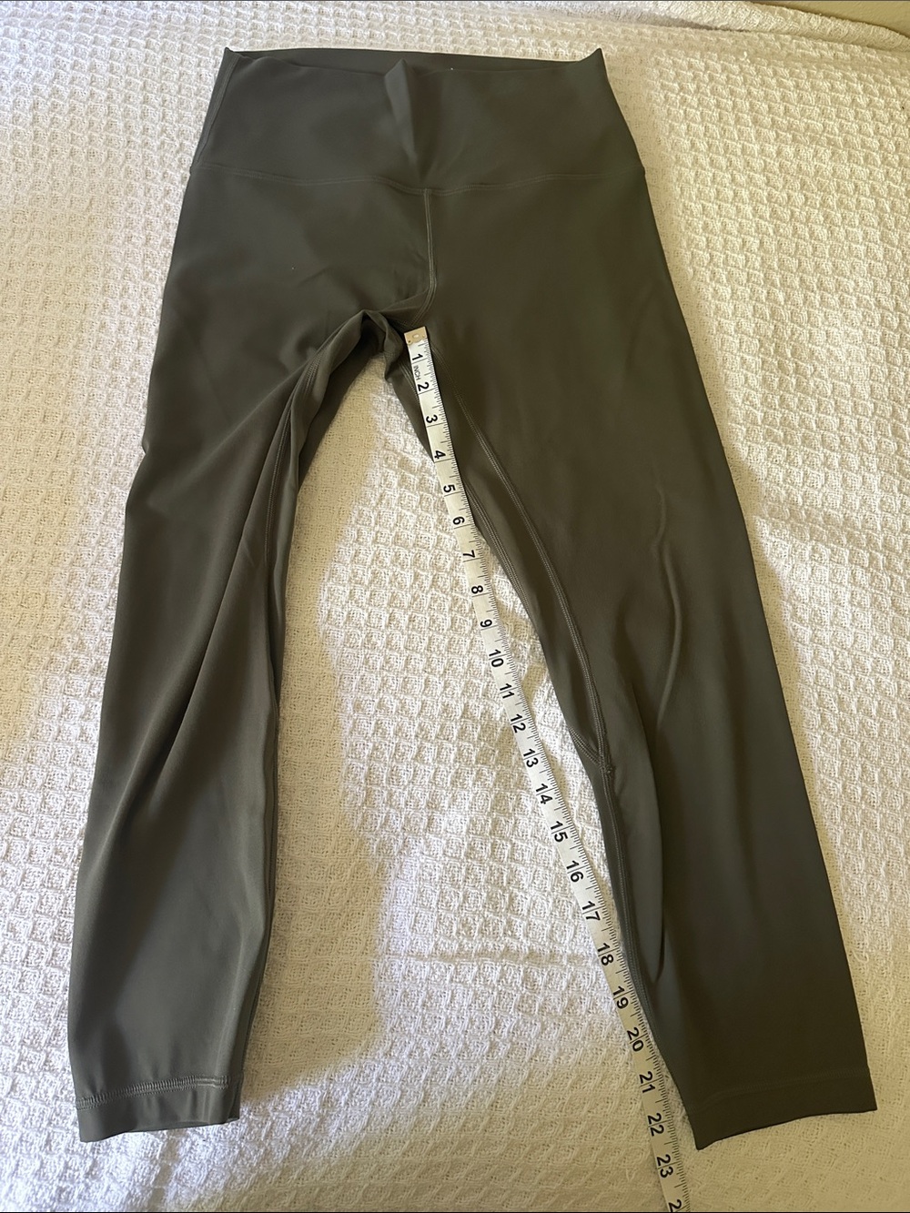 Lululemon 23” leggings, size 8